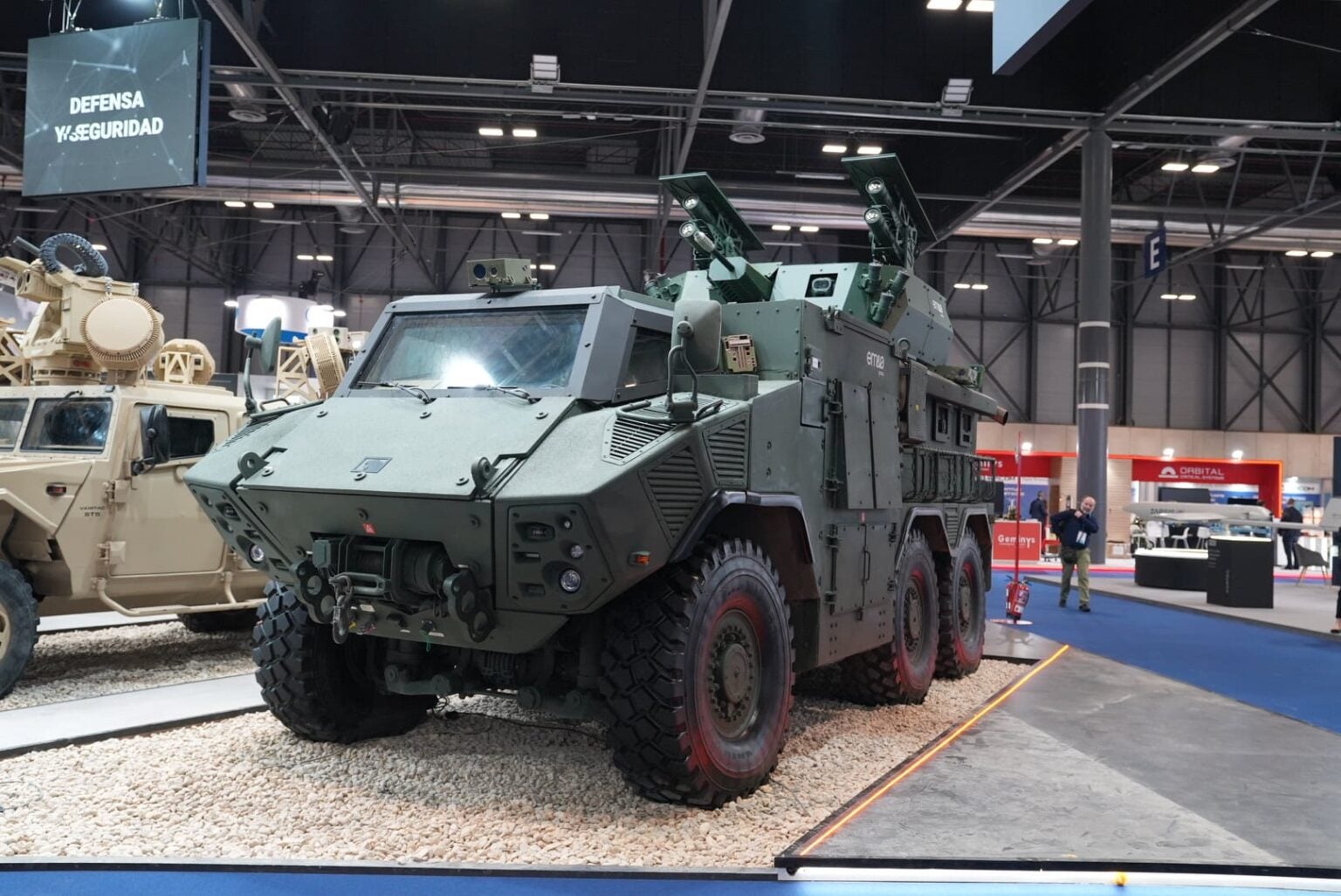 Escribano presenta su nuevo blindado 6x6, denominado 'ferox', que se fabricará en linares | ideal