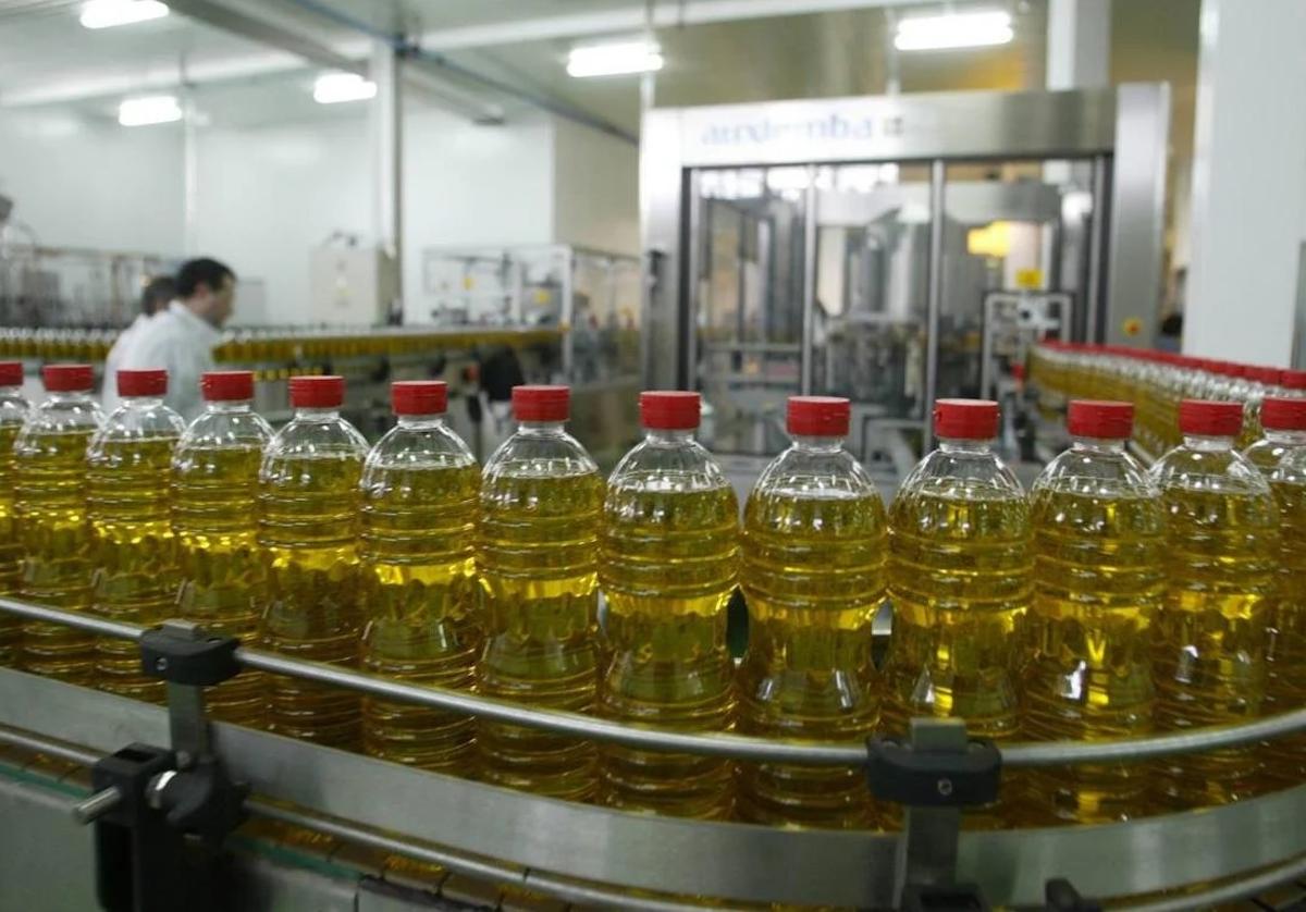 La comercialización de aceite de oliva supera las 113.000 toneladas en abril