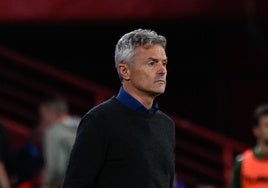 Fran Escribá, ante el Eibar.