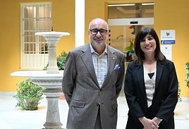 La diputada de Cultura y Educación, Pilar Caracuel, junto con el director general del Patronato de la Alhambra, Rodrigo Ruiz-Jiménez.-