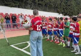 Homenaje a Yolanda Ariza por parte del Alevín A del Granada