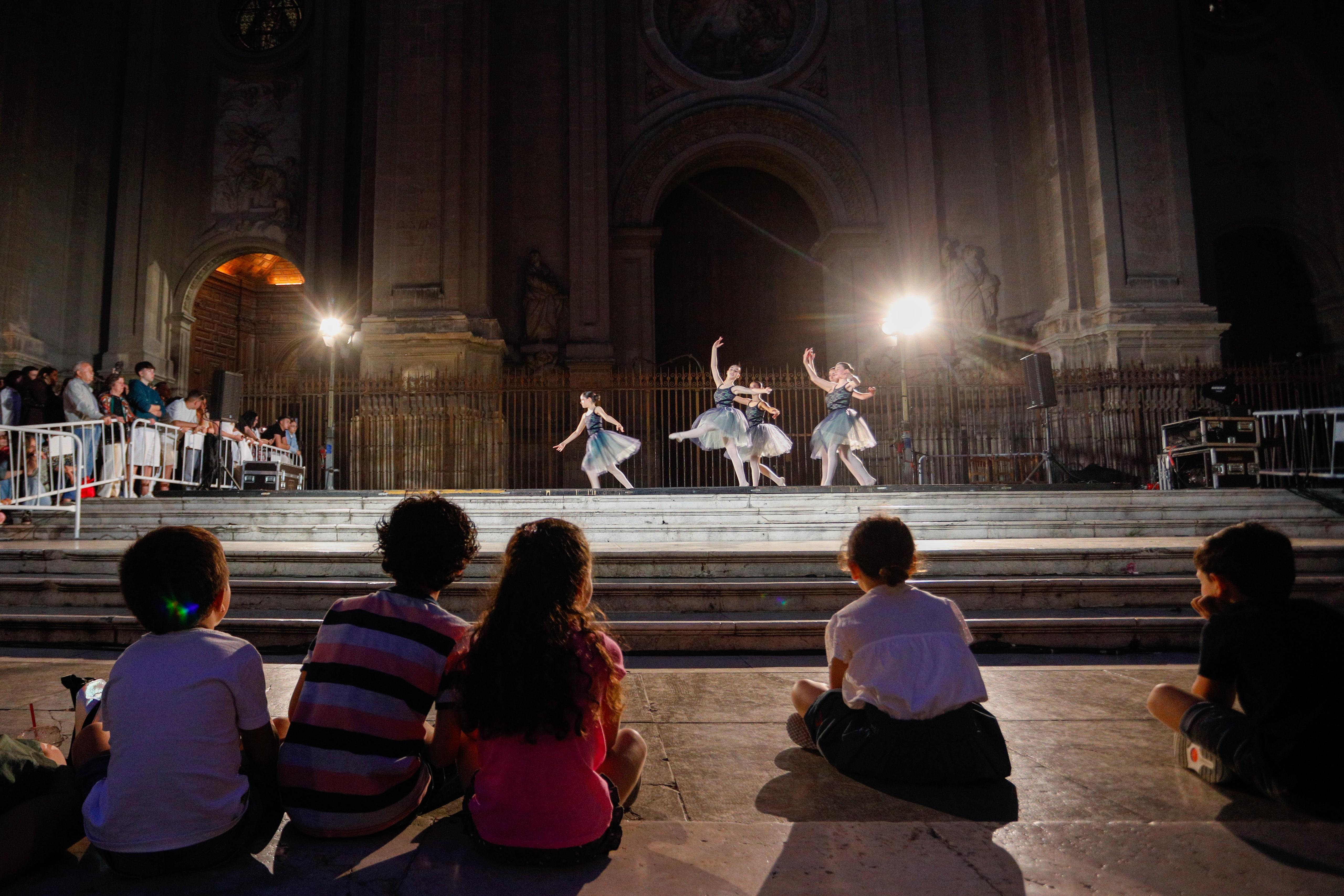 Las imágenes de la Noche en Blanco de Granada