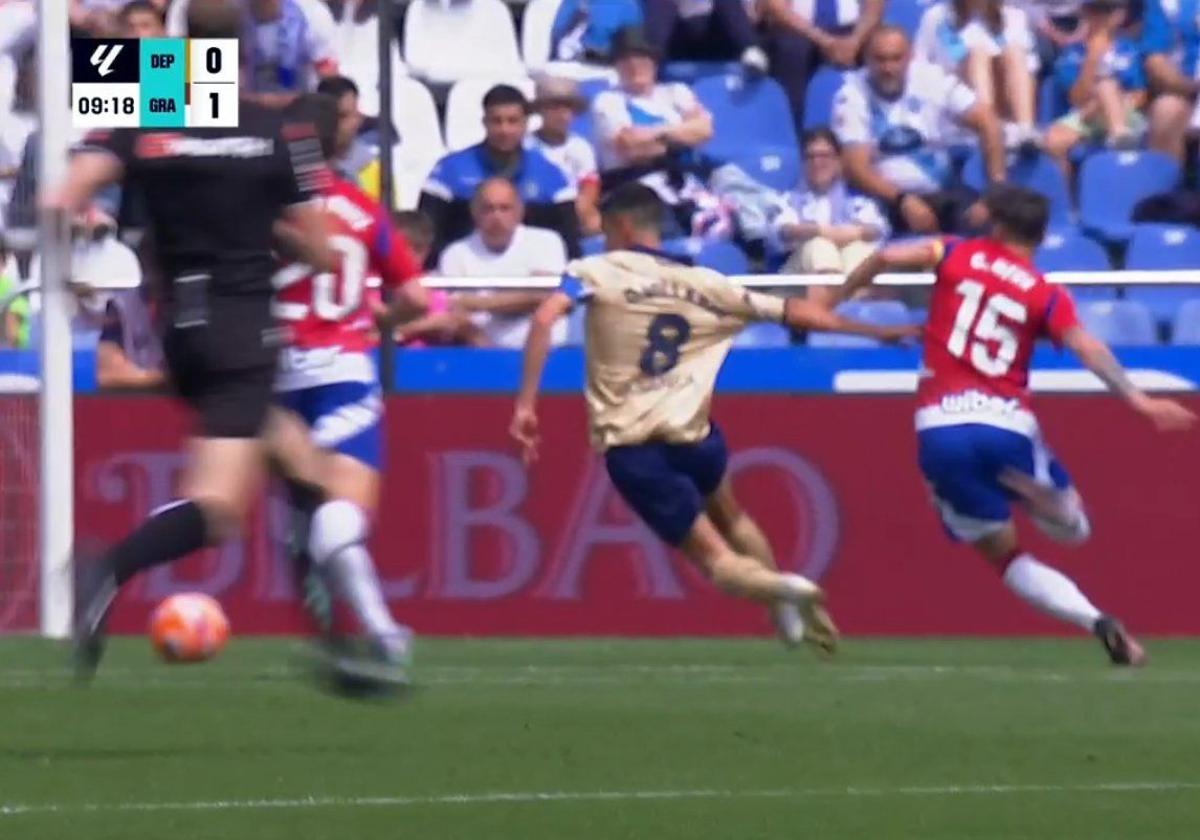 Sánchez lópez valida el gol de rebbach tras una acción delicada de neva en su área | ideal