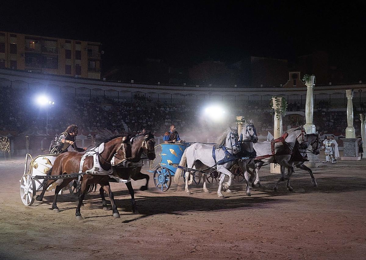 Imagen secundaria 1 - Linares rinde tributo a su historia