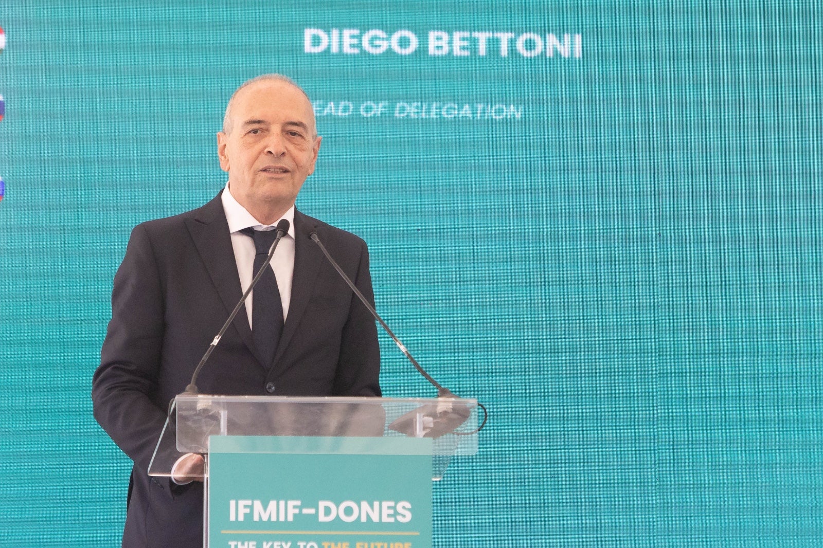 El acelerador de partículas de Granada arranca con su primera piedra