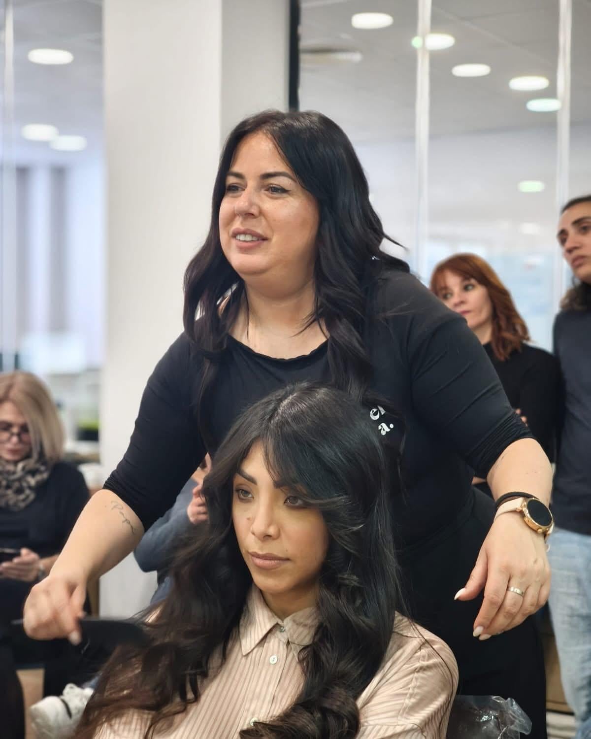 El nuevo salón granadino de una maestra de peluqueros | ideal