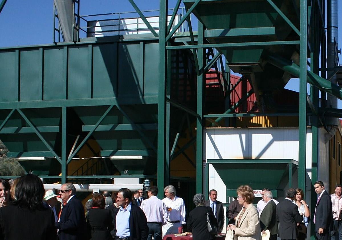 Imagen principal - Subastan una almazara de Granada tras acumular una deuda de 2,5 millones