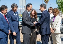 Juanma Moreno asiste a la colocación de la primera piedra del acelerador de Granada.