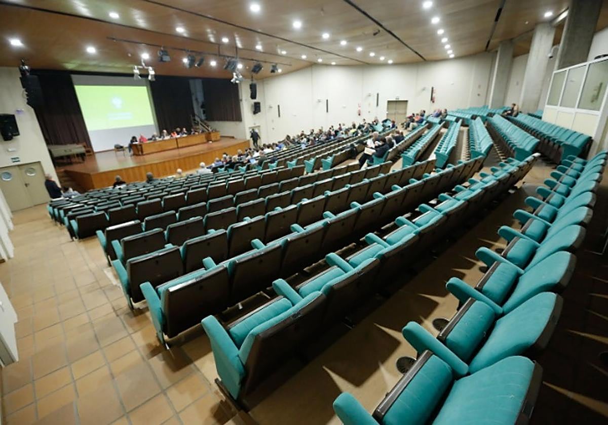 Claustro universitario de la facultad de Filosofía y Letras.