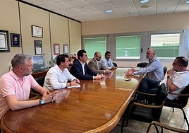 Níjar y Coprohníjar abordan la situación del agua para riego en una reunión clave para el sector agrario