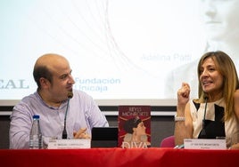 rReyes Monforte presentó 'La Diva' en el Aula de Cultura de IDEAL.