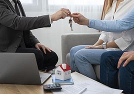 Los compradores extranjeros se hicieron con más de mil viviendas en Granada el año pasado