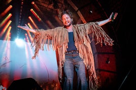 Manuel Carrasco enamoró al público granadino en su primer concierto.
