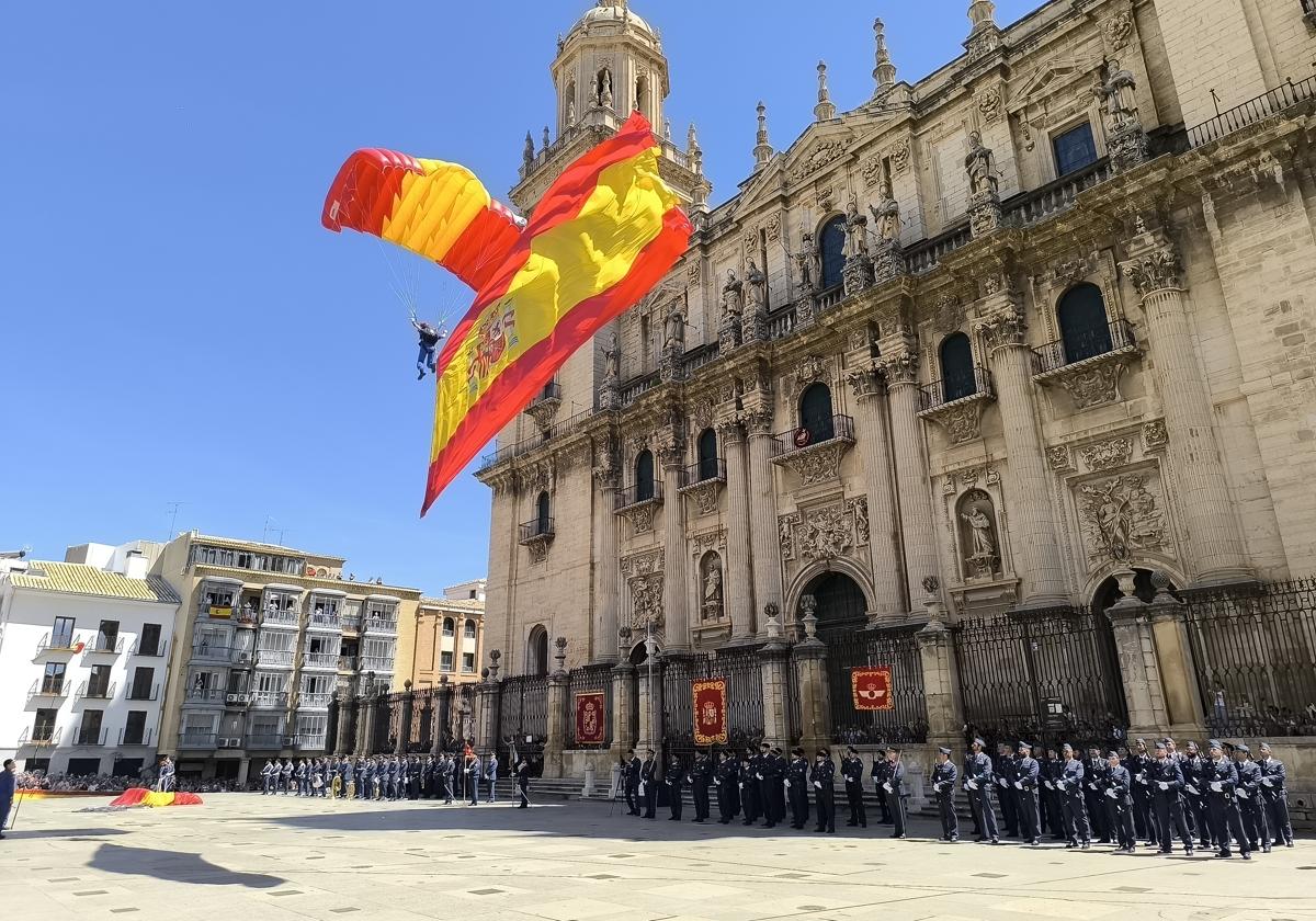 El sargento Herrera a pocos segundos de aterrizar.