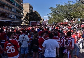 Ambiente previo al partido con el Elche.