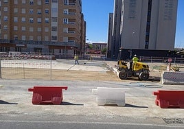 La losa superior del túnel del soterramiento en la confluencia de la carretera de Sierra Alhamilla con la avenida del Mediterráneo.