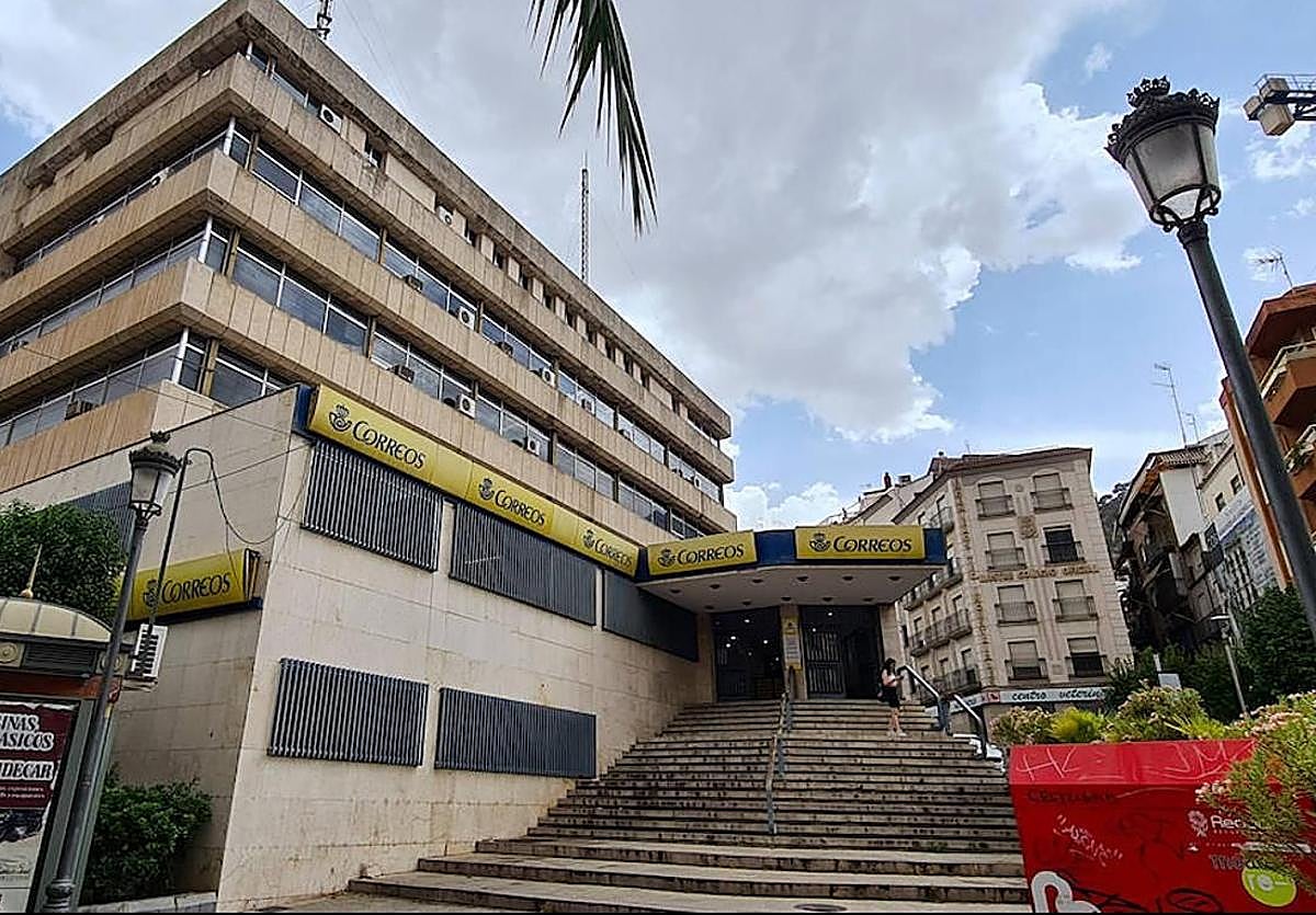 El edificio de Correos, en la plaza de los Jardinillos, en una imagen de archivo.