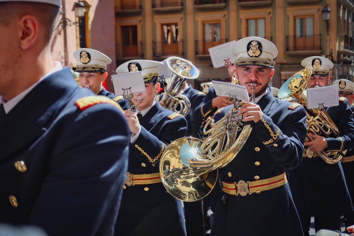 Las imágenes de una procesión histórica: la Alhambra desde Catedral a su templo