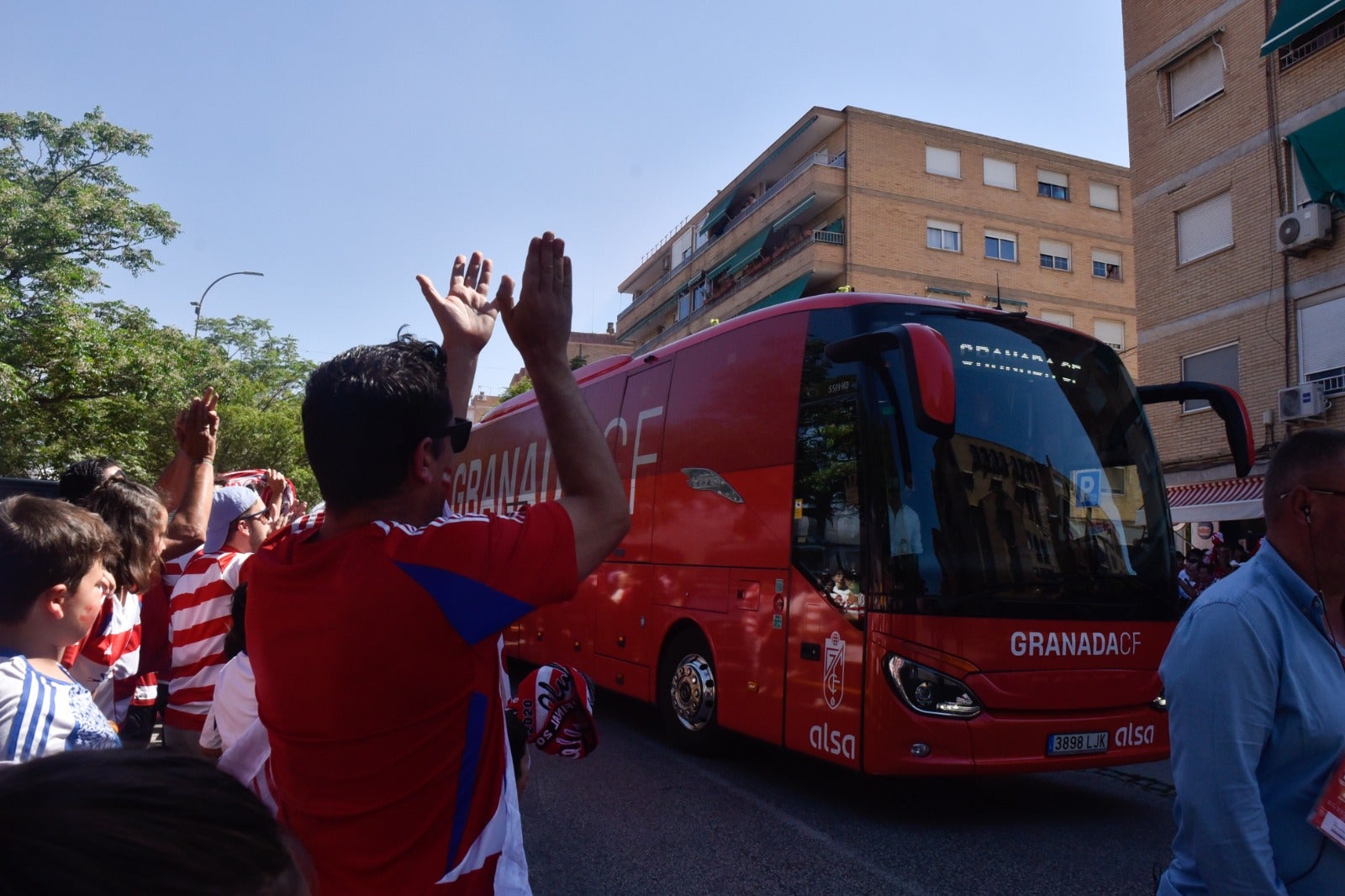 Así ha sido el espectacular recibimiento al Granada