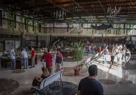 Ambiente en el vestíbulo de la Facultad de Ciencias de la UGR.