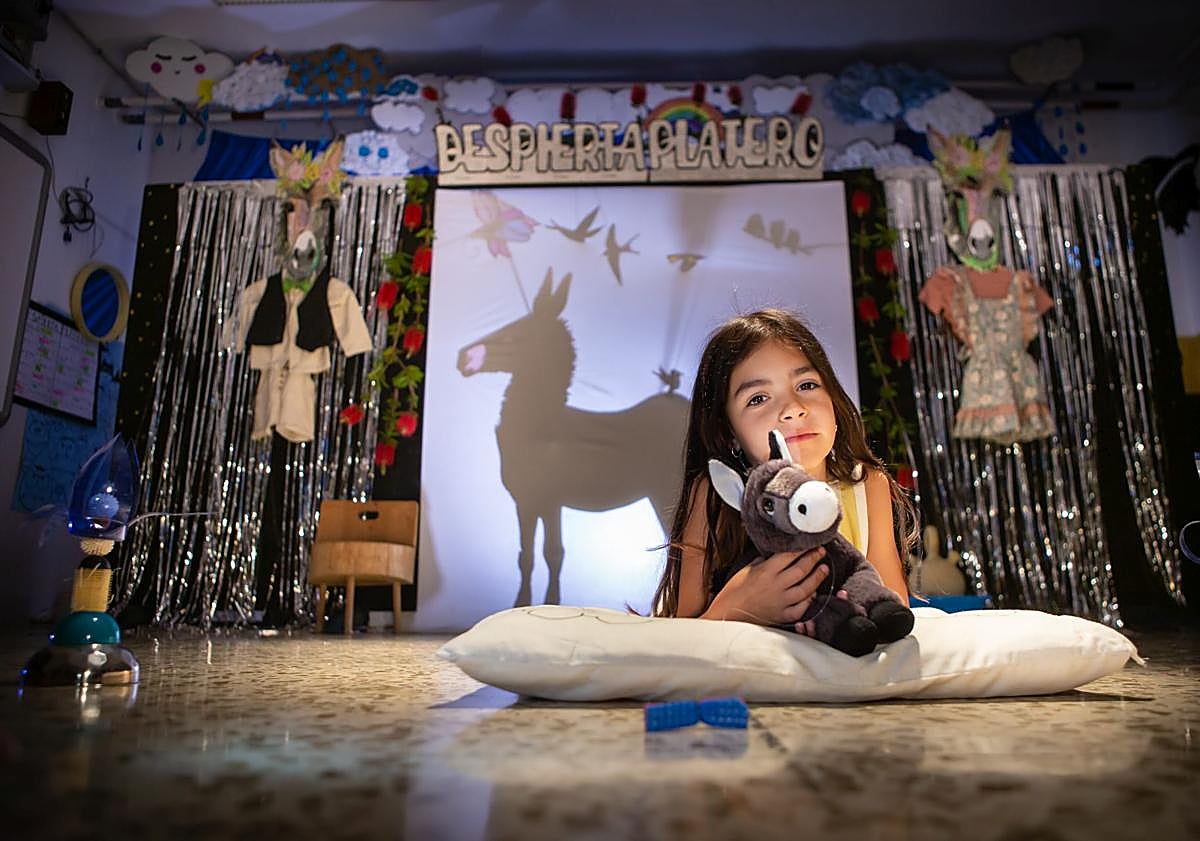 Imagen principal - Detalles de 'Despierta Platero'.