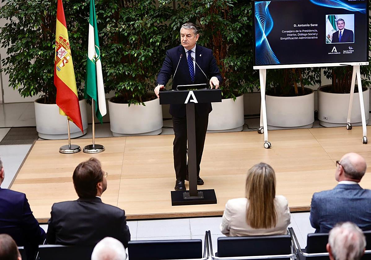 El consejero Antonio Sanz ha revelado que el objetivo del ente será «facilitar el acceso a la ciudadanía de la aplicación práctica de la IA, así como alertar de riesgos y precauciones en su uso».