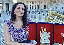 La mezzo Sandra Pastrana, con su premio.