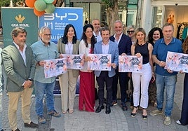 Representantes políticos y del sector comercio en la presentación del Día Del Stock.