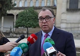 El consejero de Turismo y Andalucía Exterior de la Junta, Arturo Bernal,.