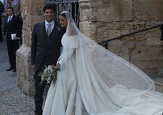 Alejandro Santo Domingo y Charlotte Wellesley en su boda en Íllora.