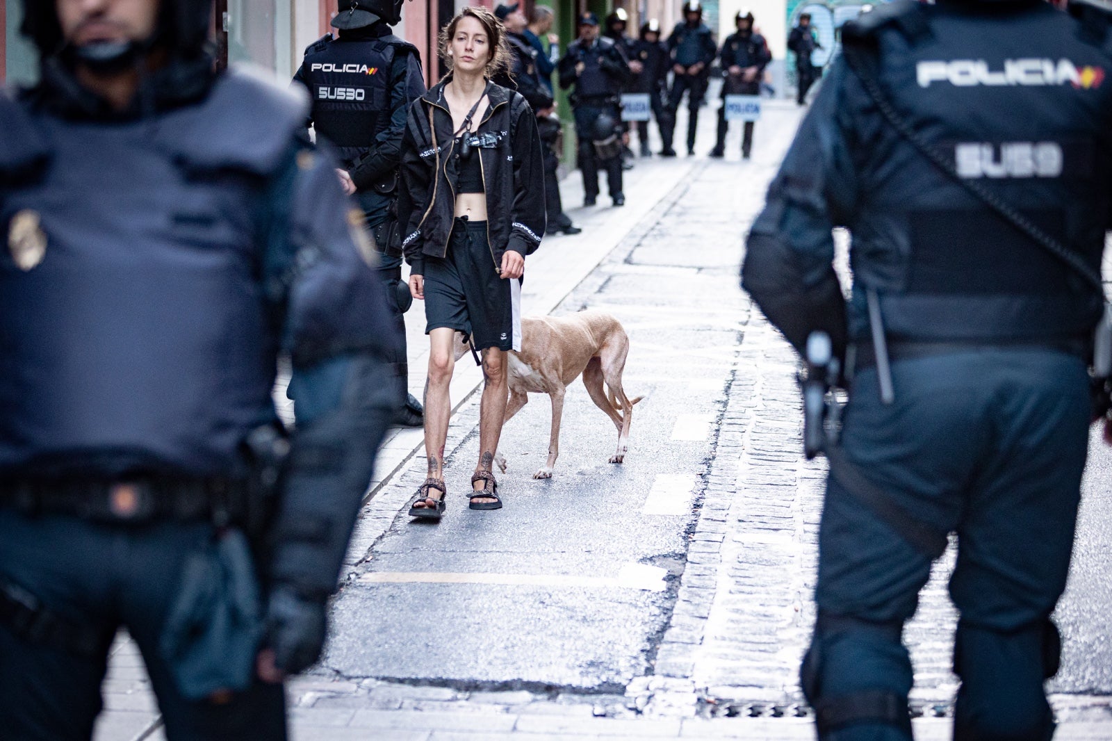 El desalojo de los okupas de la calle Azacayas, en imágenes