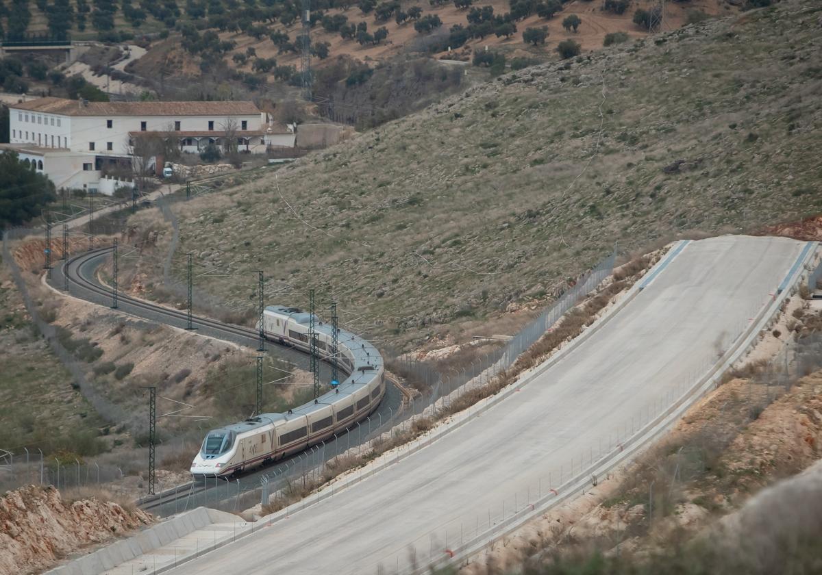 Granada exige mejoras ferroviarias ya, sin esperar al fin de la variante de loja | ideal
