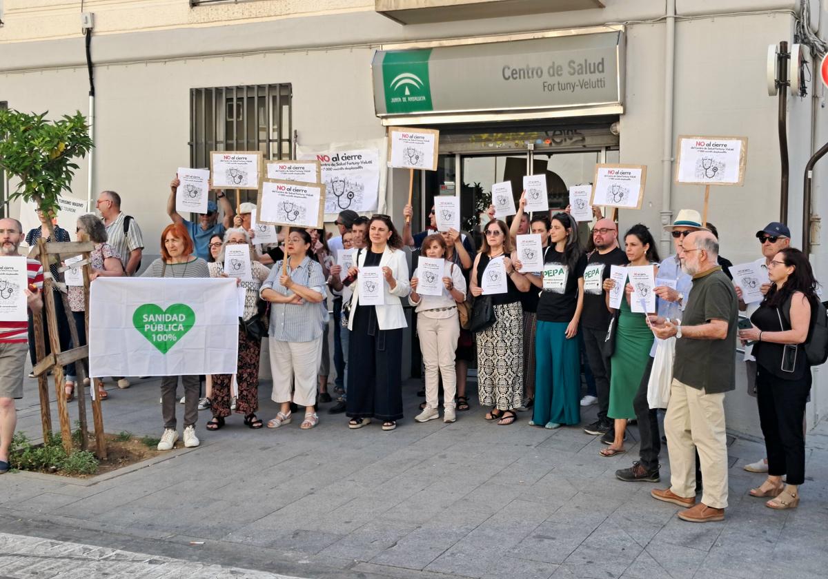 Vecinos se movilizan para evitar el cierre de un centro de salud de la capital | ideal