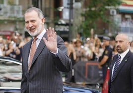 El Rey Felipe VI a su entrada a la Basílica de las Angustias.