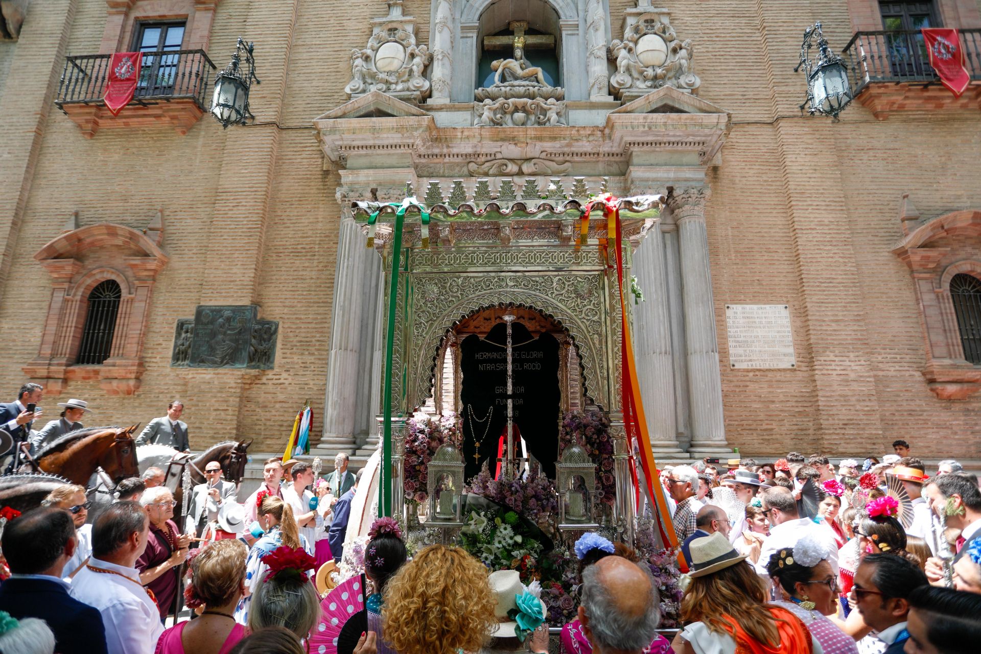 Granada pone en marcha 700 peregrinos y 55 carretas para El Rocío