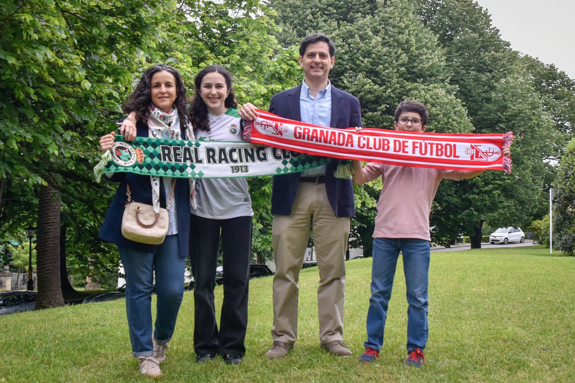 Imagen secundaria 1 - Santander se salpica de rojiblanco