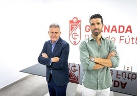 Lucas Alcaraz y Manolo Lucena, en uno de los despachos de la Ciudad Deportiva Granada CF.