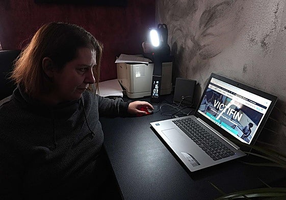 Una víctima de una estafa con criptomonedas.