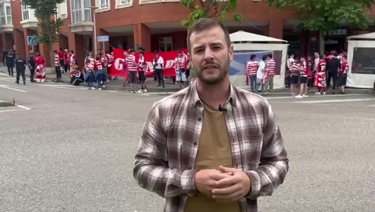 La afición disfruta de la previa entre medidas de seguridad