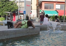 Imagen de archivo de jienenses en la Plaza de la Constitución.