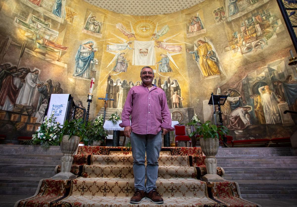 «según el evangelio se gana escalafón bajando, no subiendo» | ideal