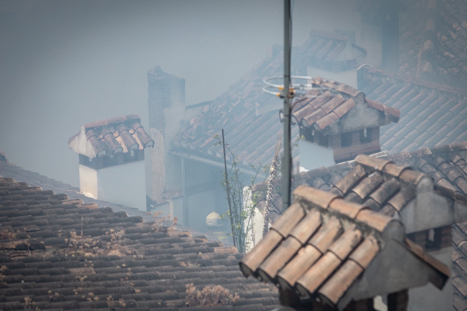 Las espectaculares imágenes del incendio desde el Albaicín