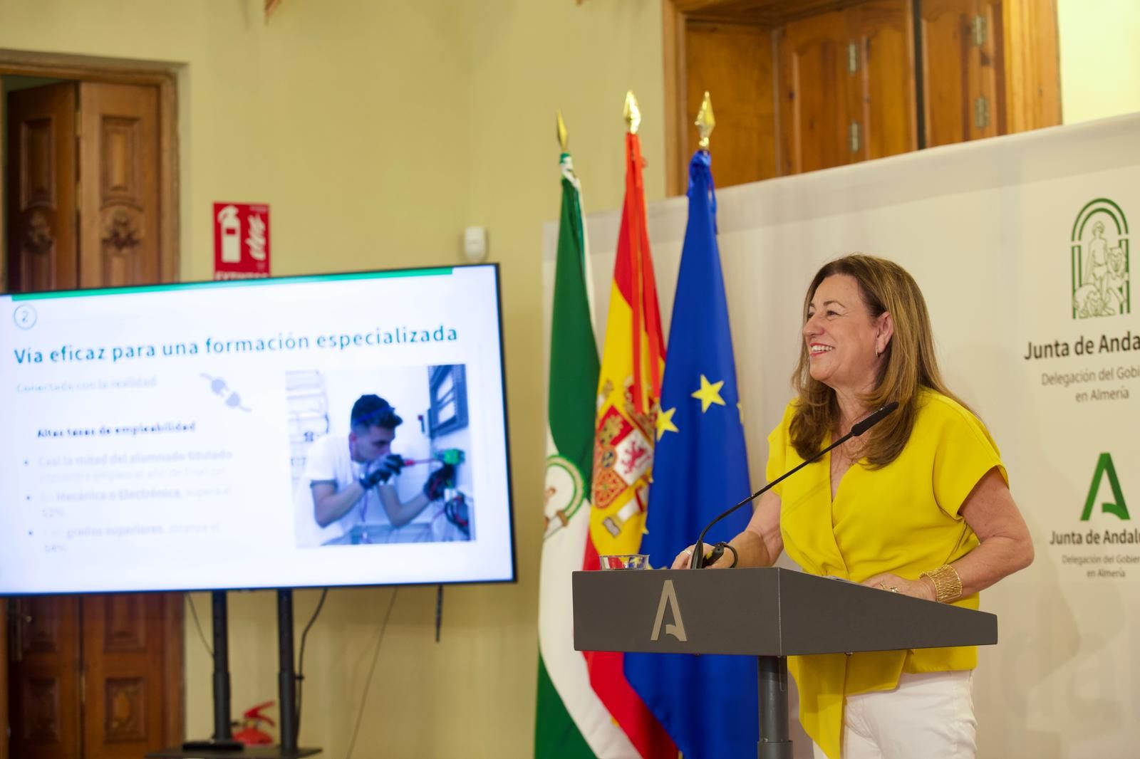 La consejera de Desarrollo Educativo, Carmen del Castillo, durante la rueda de prensa.
