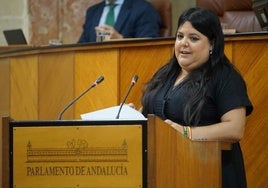 El PP exige al Gobierno de Sánchez que actúe y retire las garrafas de gasolina que inundan las calas de Cabo de Gata