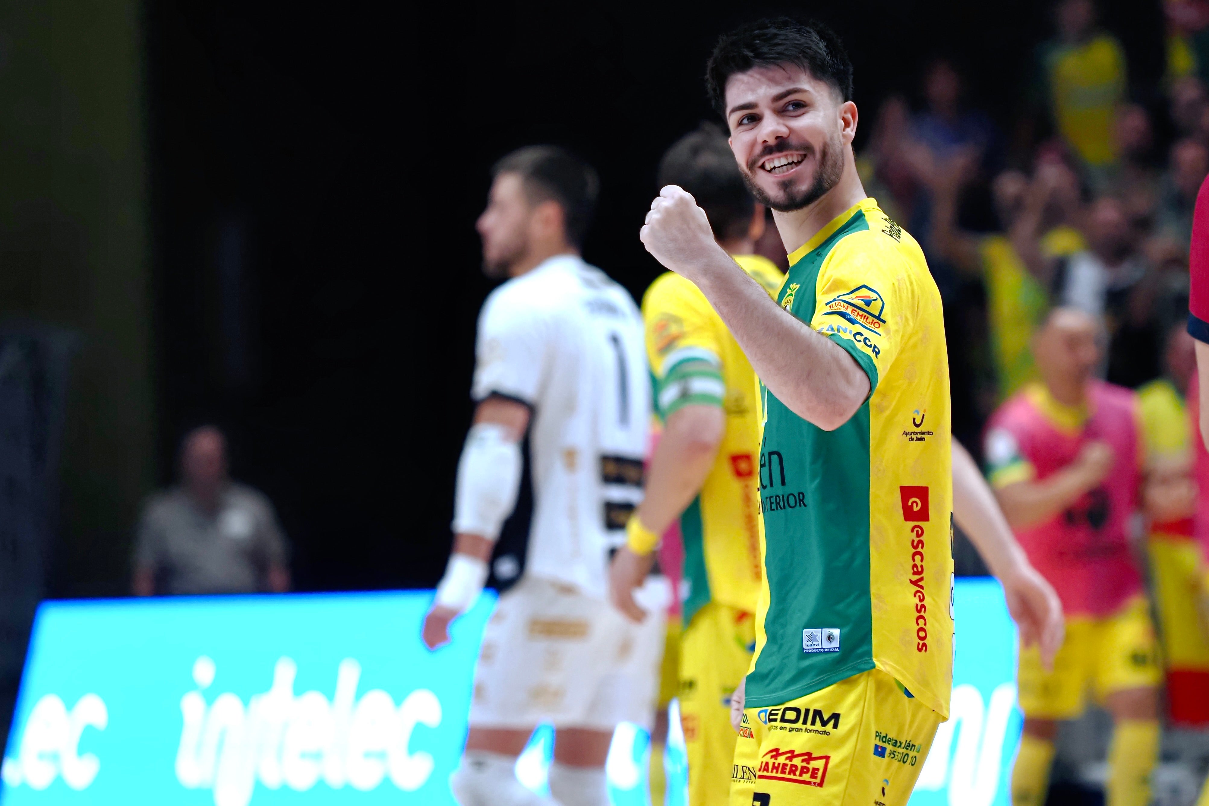 Dani Zurdo celebra un tanto ante el Barça FS en el Olivo Arena.