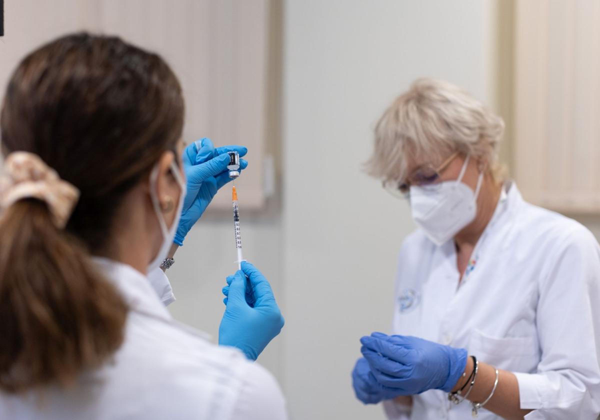 Los síntomas de la nueva variante de covid que está en España y alarma a la OMS