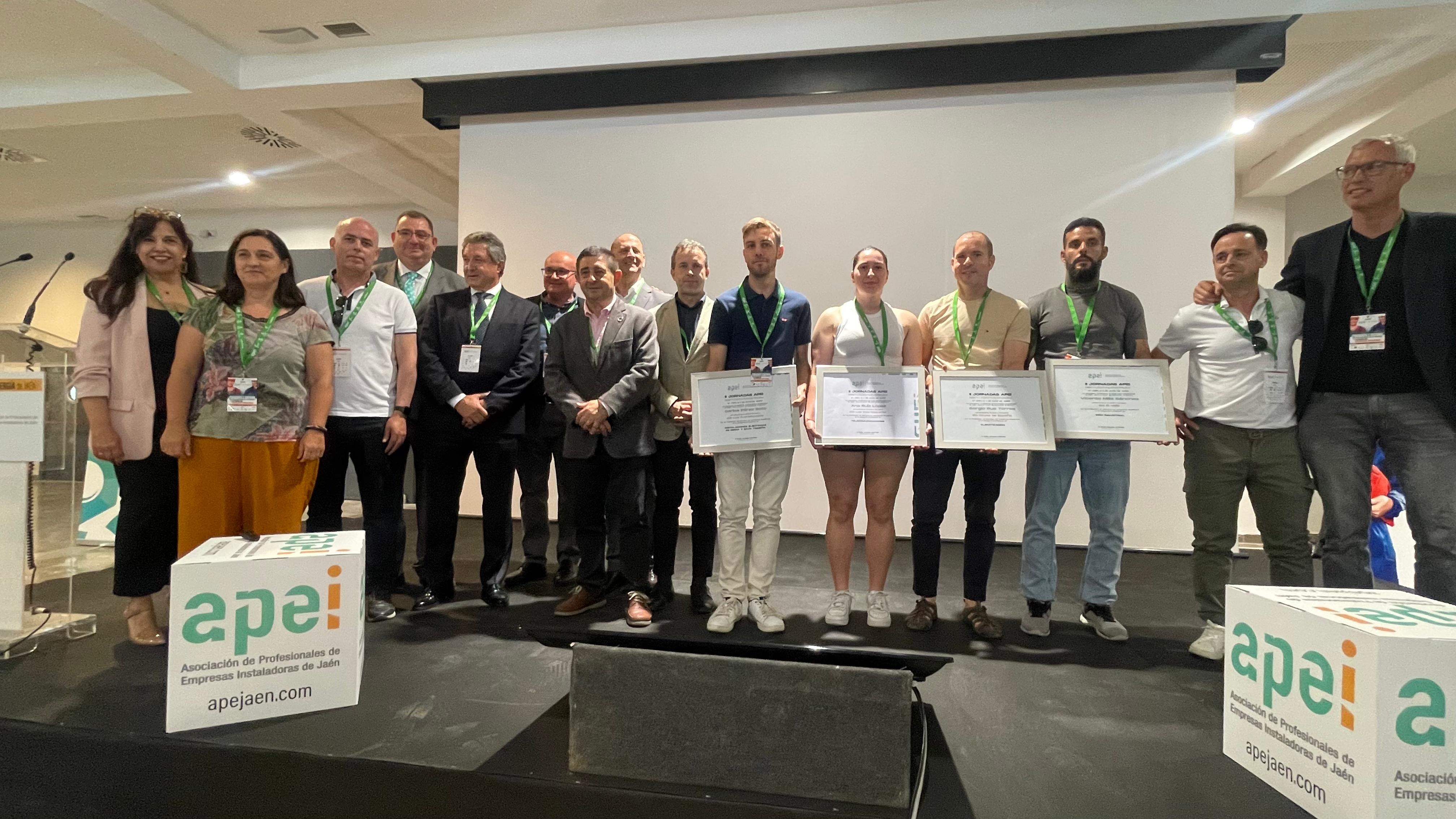 Entrega de premios a los mejores expedientes de los centros educativos.