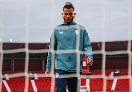 Luis jJavier Suárez concentrado antes de jugar un partido