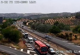 Atasco tras el accidente en la A-92 a la altura de Loja