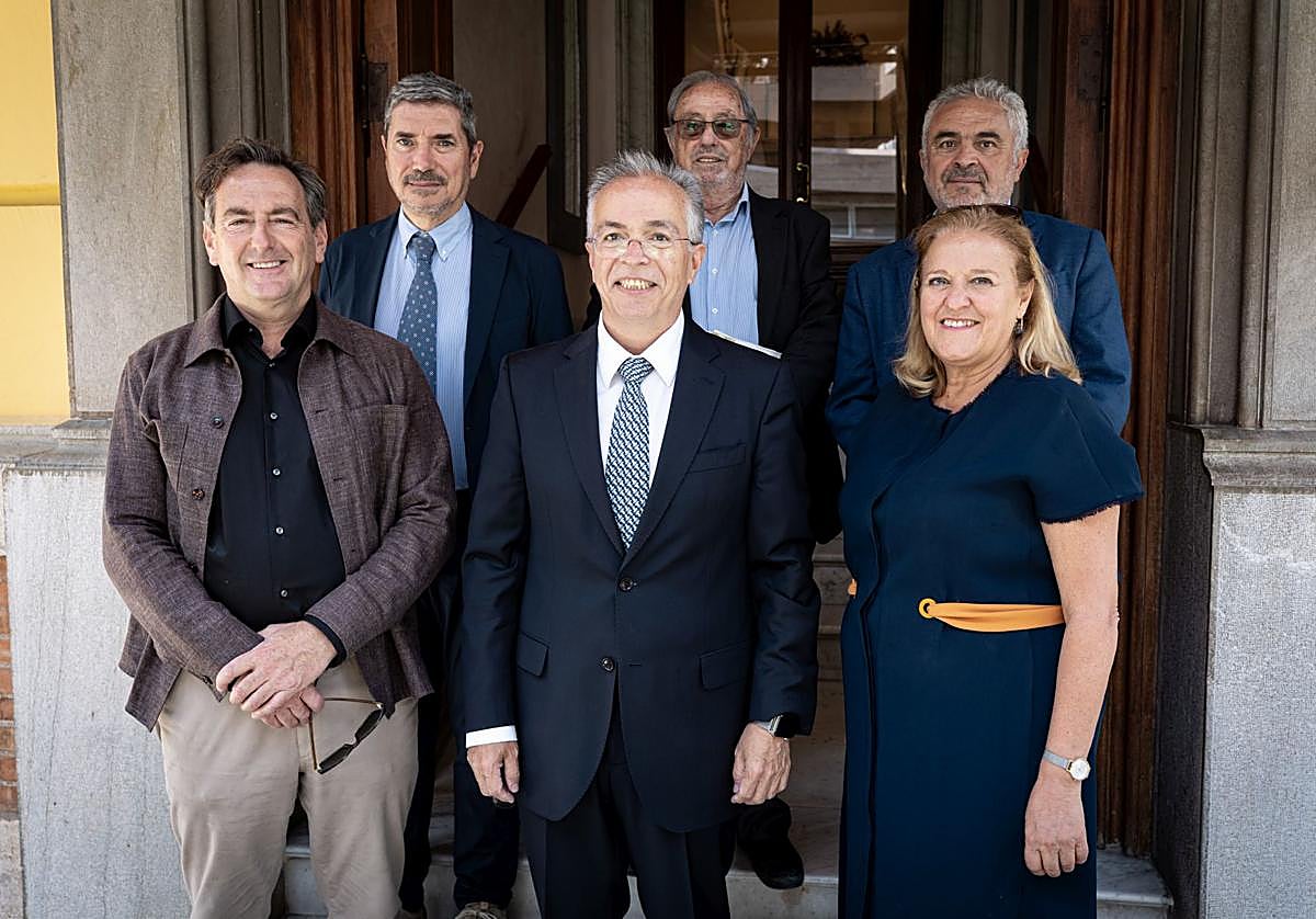 De izqda. a derecha en primera fila Jose Mª García Córdoba, Javier García de la Serrana y Elena Cazorla. Arriba, Buenaventura Porcel, Joaquín Ruiz Vico y Enrique González Bedmar.